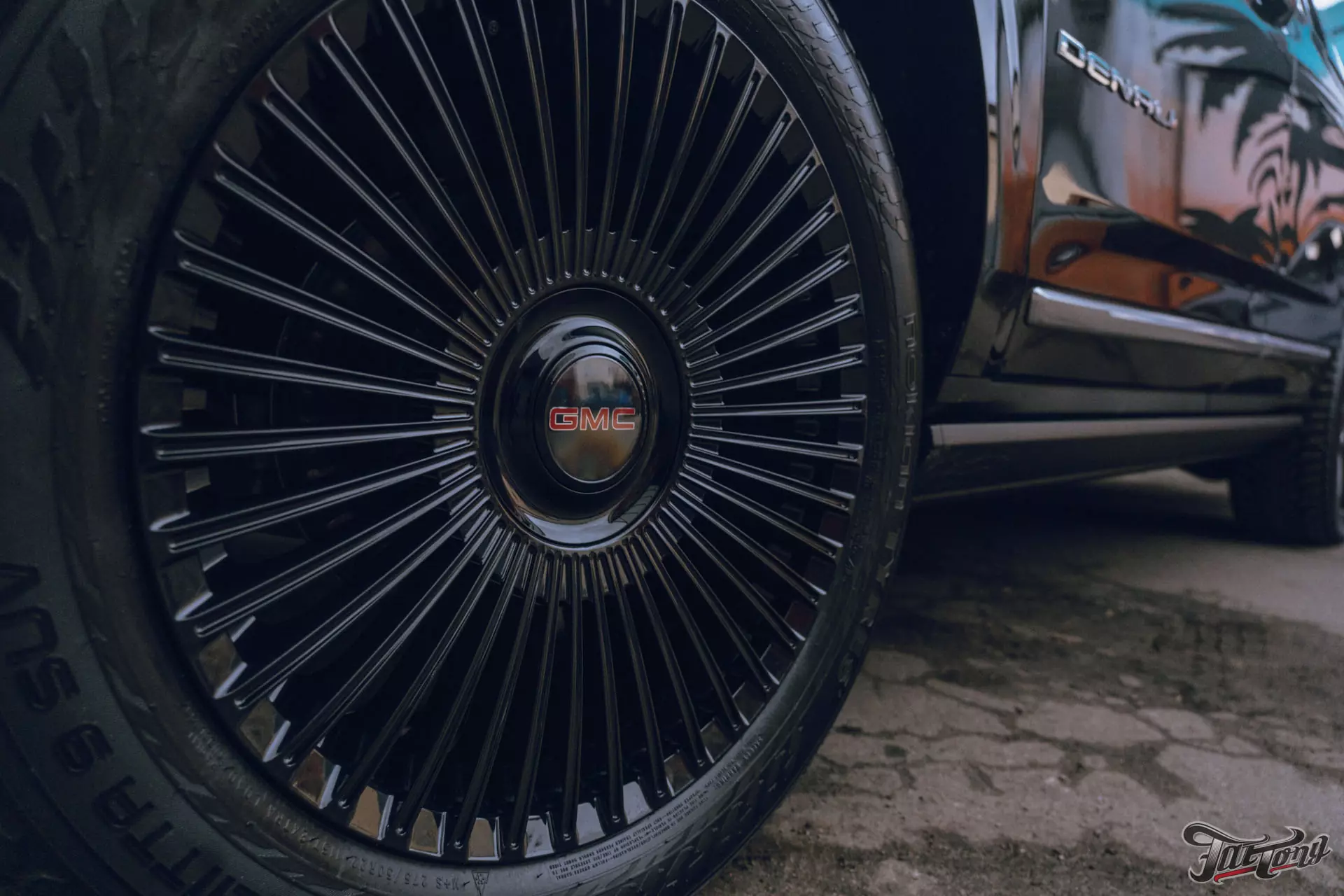 Новые кованые диски и Шиномонтаж на вибростенде для GMC Yukon